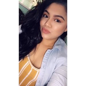 Meet your Posher, Carolina